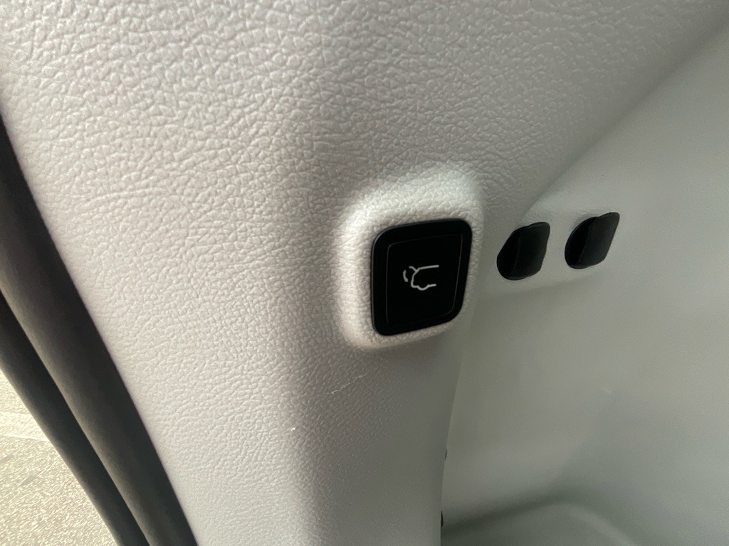 2019 Jeep Cherokee Image 40