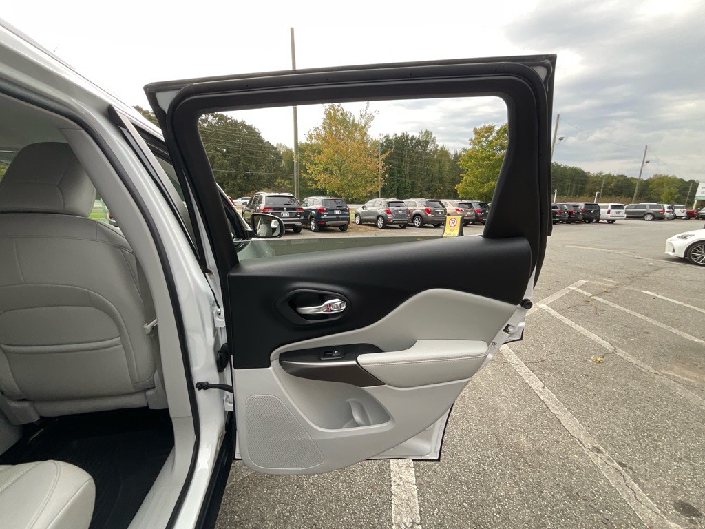 2019 Jeep Cherokee Image 46