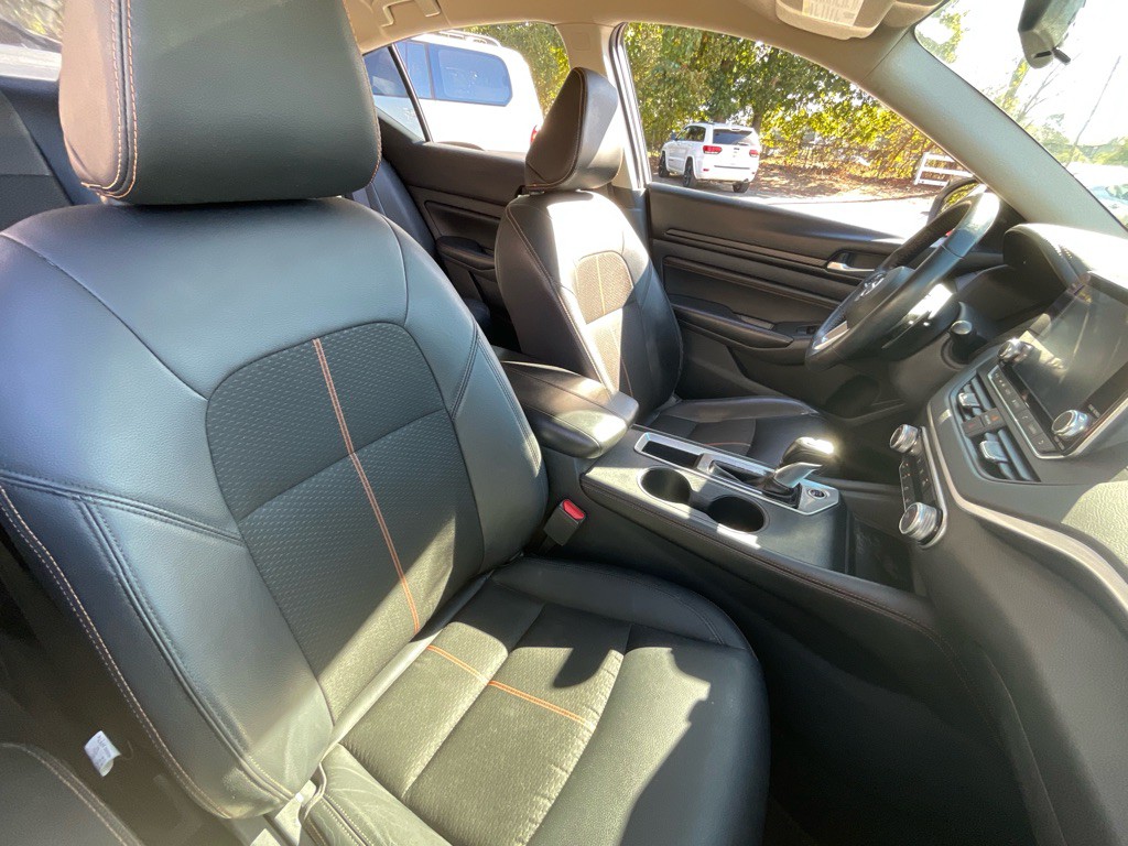2019 Nissan Altima Image 19
