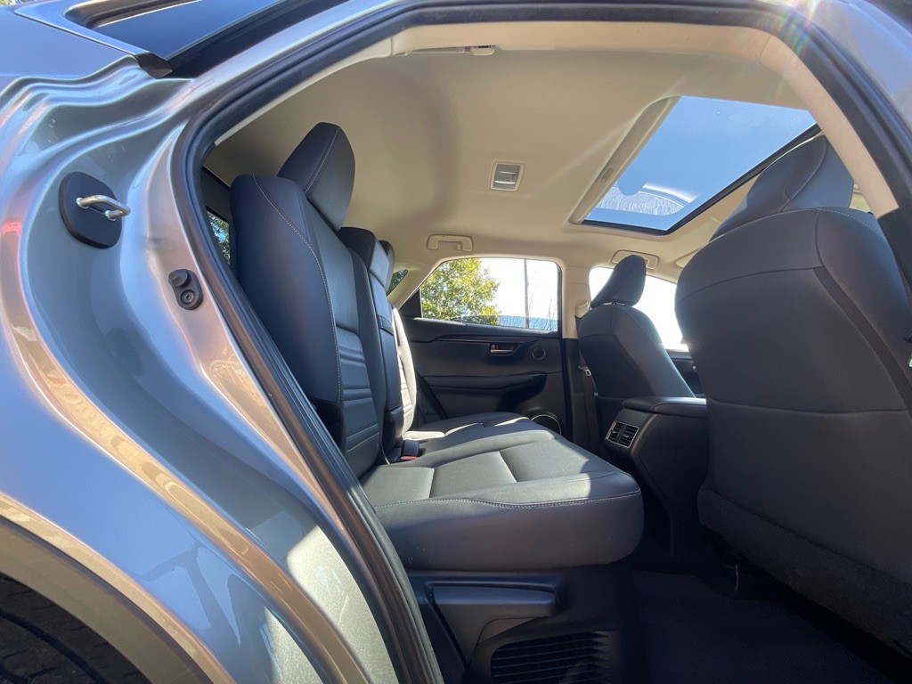 2017 Lexus NX 200t Image 32