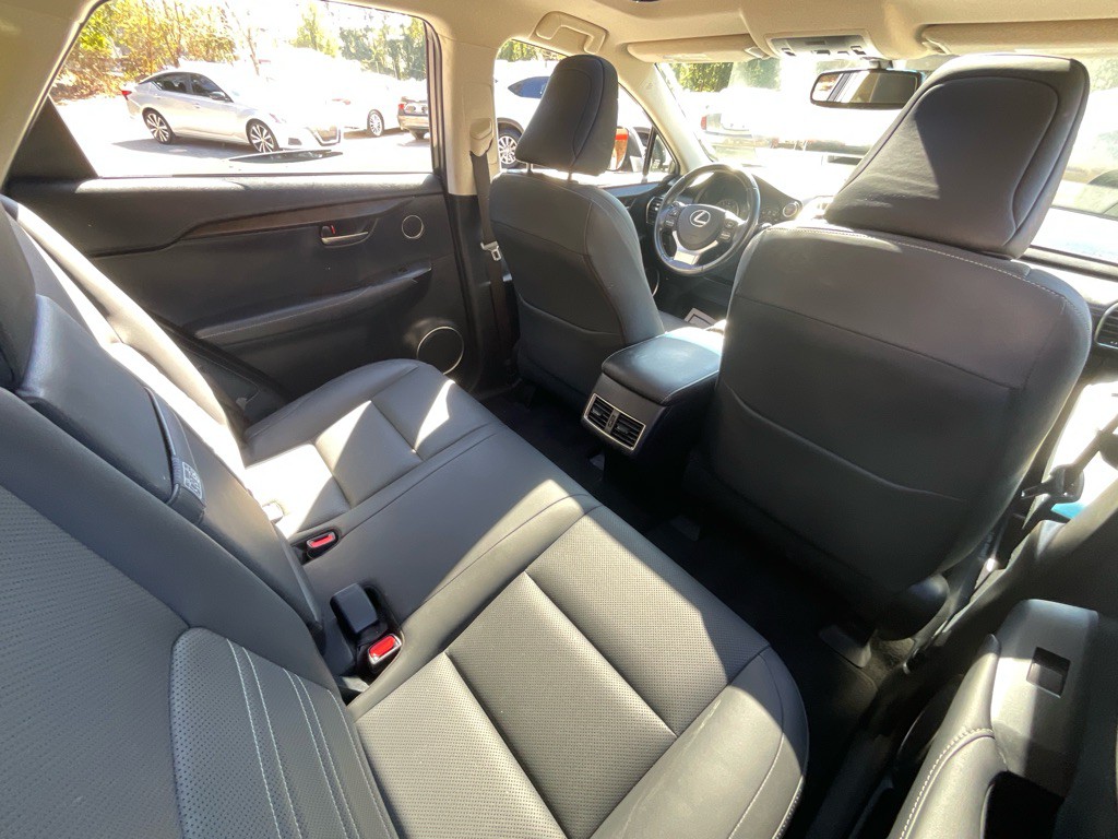 2017 Lexus NX 200t Image 33