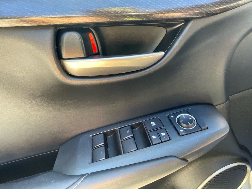 2017 Lexus NX 200t Image 41