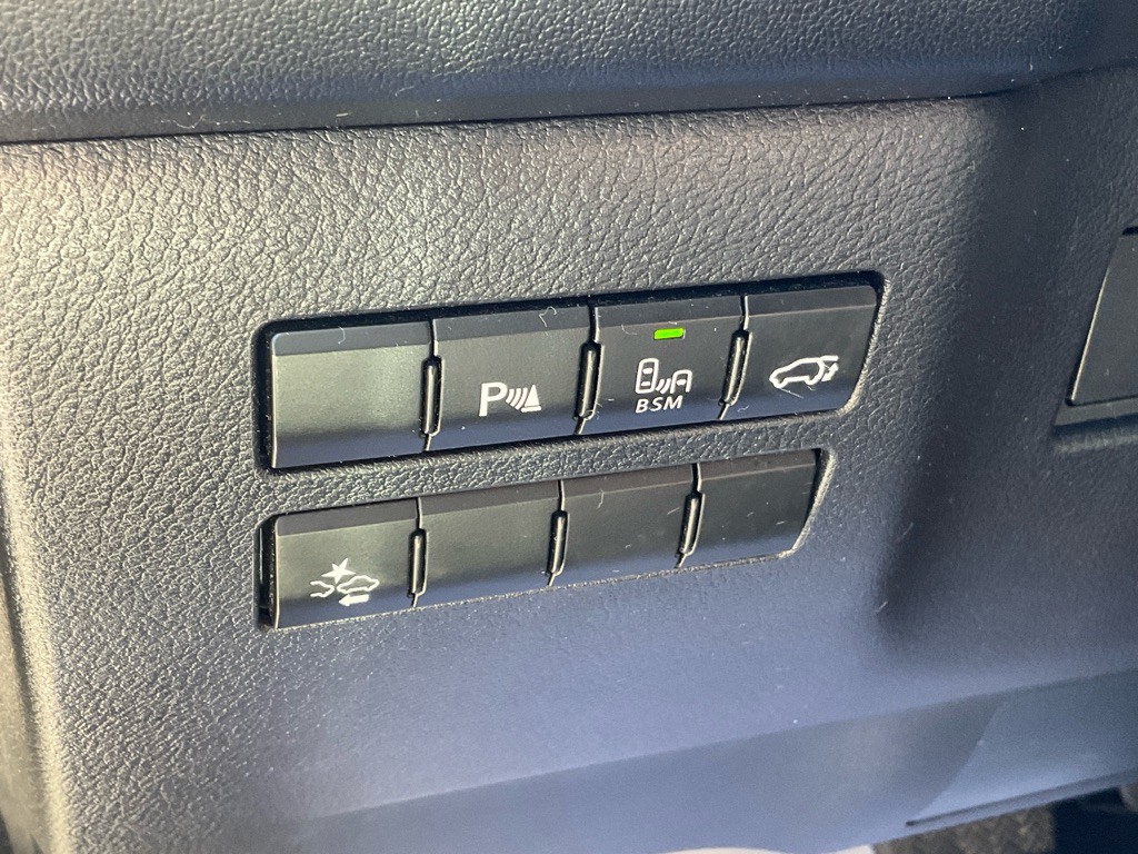 2017 Lexus NX 200t Image 42