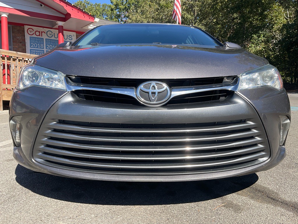 2016 Toyota Camry Image 2
