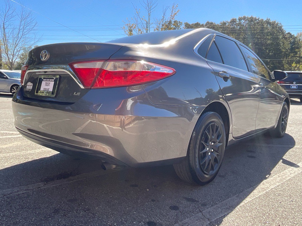 2016 Toyota Camry Image 5