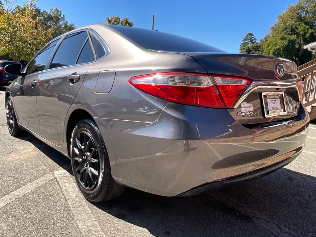 2016 Toyota Camry Image 7