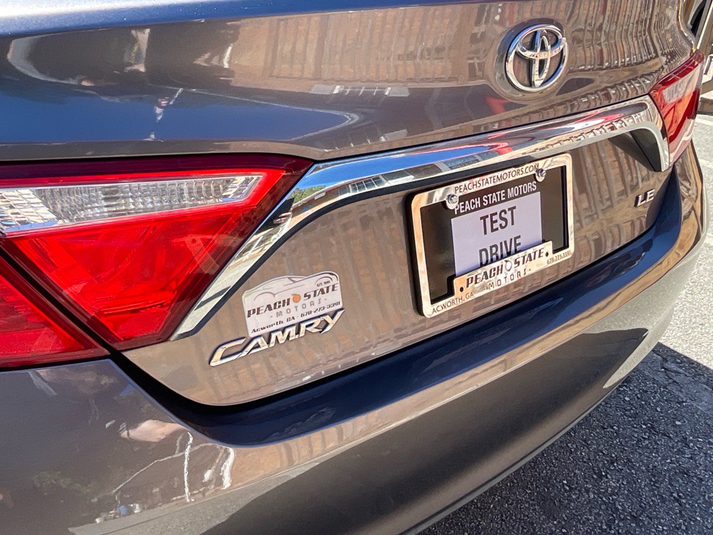 2016 Toyota Camry Image 9