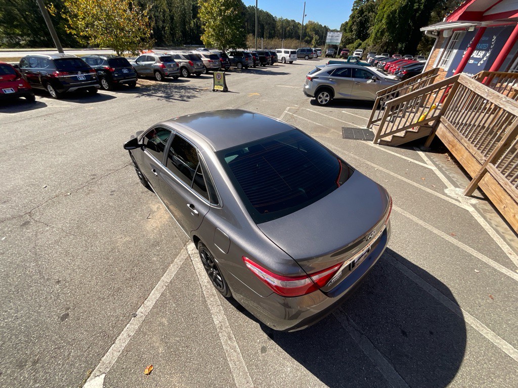 2016 Toyota Camry Image 11