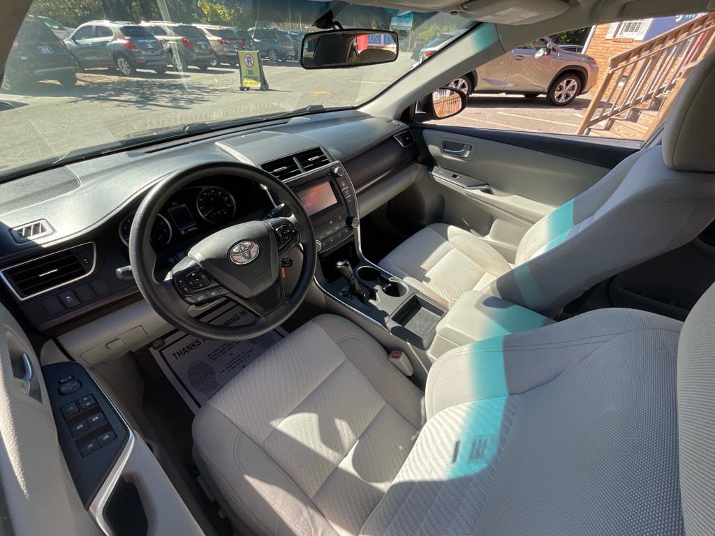 2016 Toyota Camry Image 14