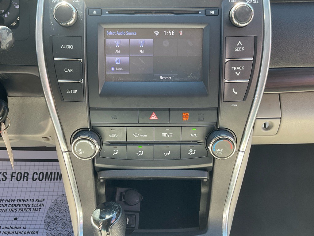 2016 Toyota Camry Image 21