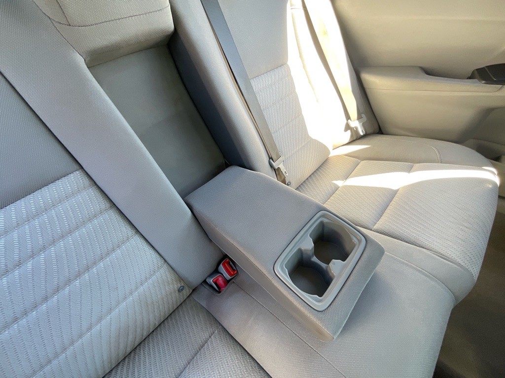 2016 Toyota Camry Image 31