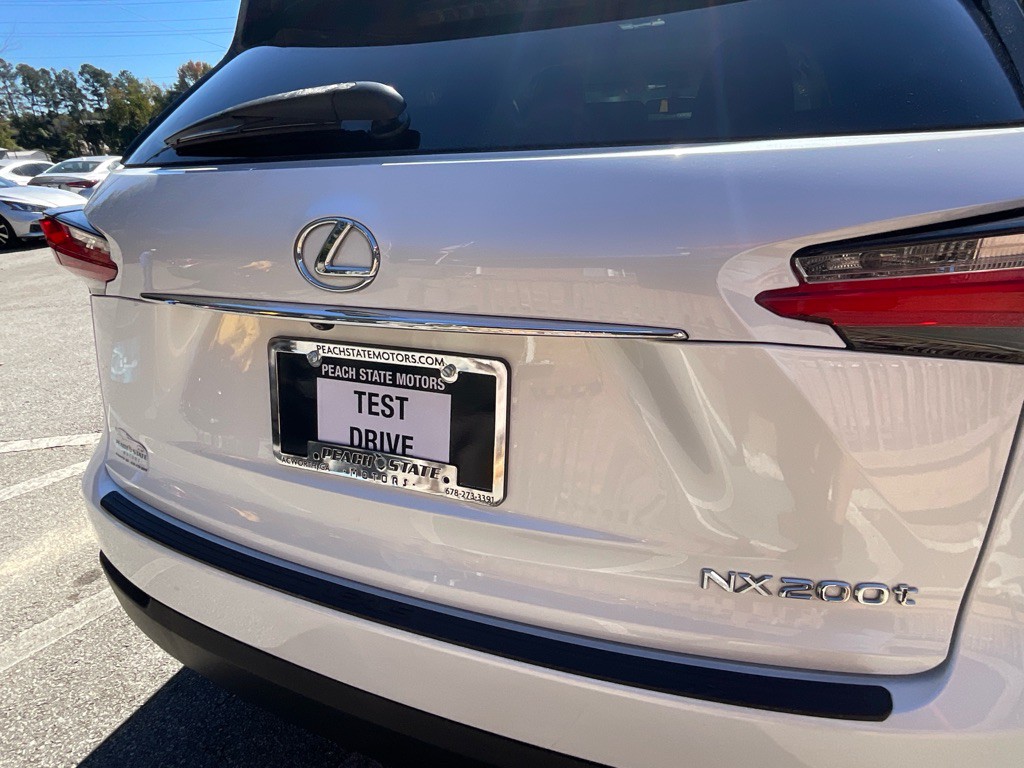 2016 Lexus NX 200t Image 9