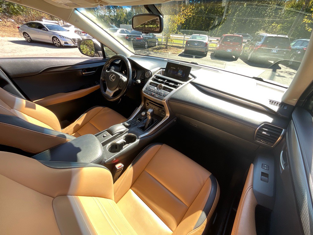 2016 Lexus NX 200t Image 17