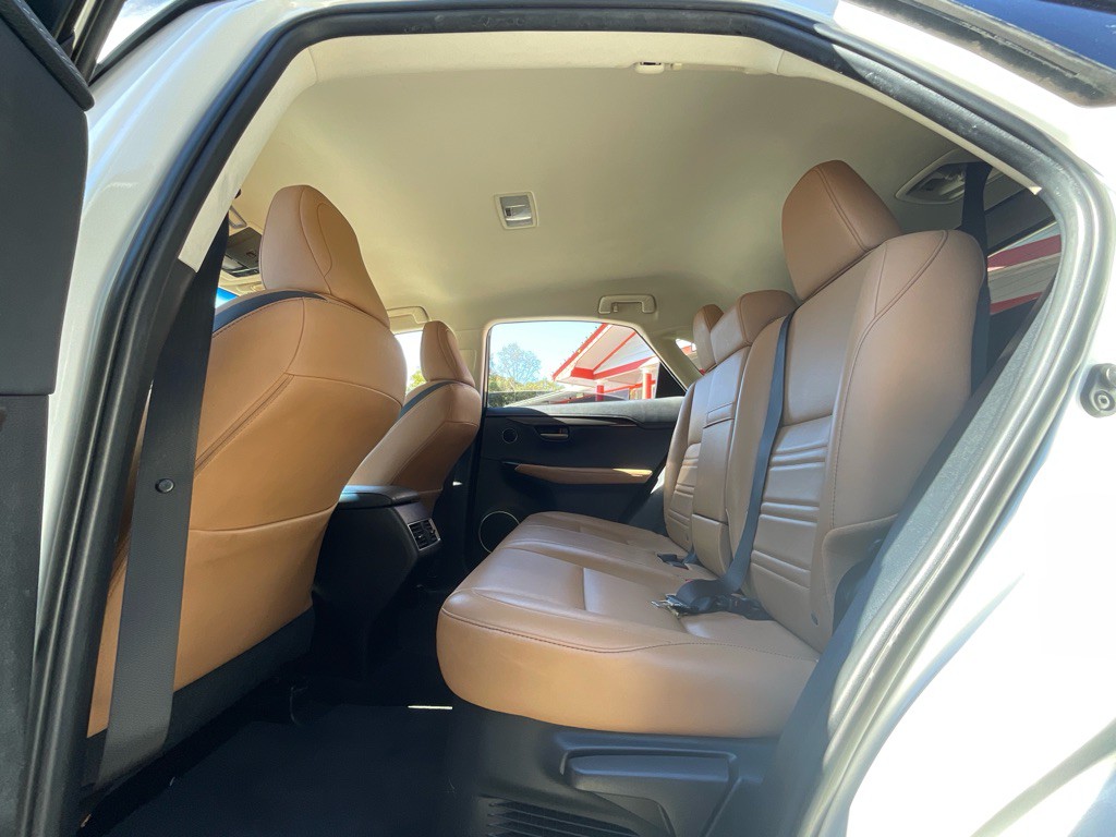 2016 Lexus NX 200t Image 25