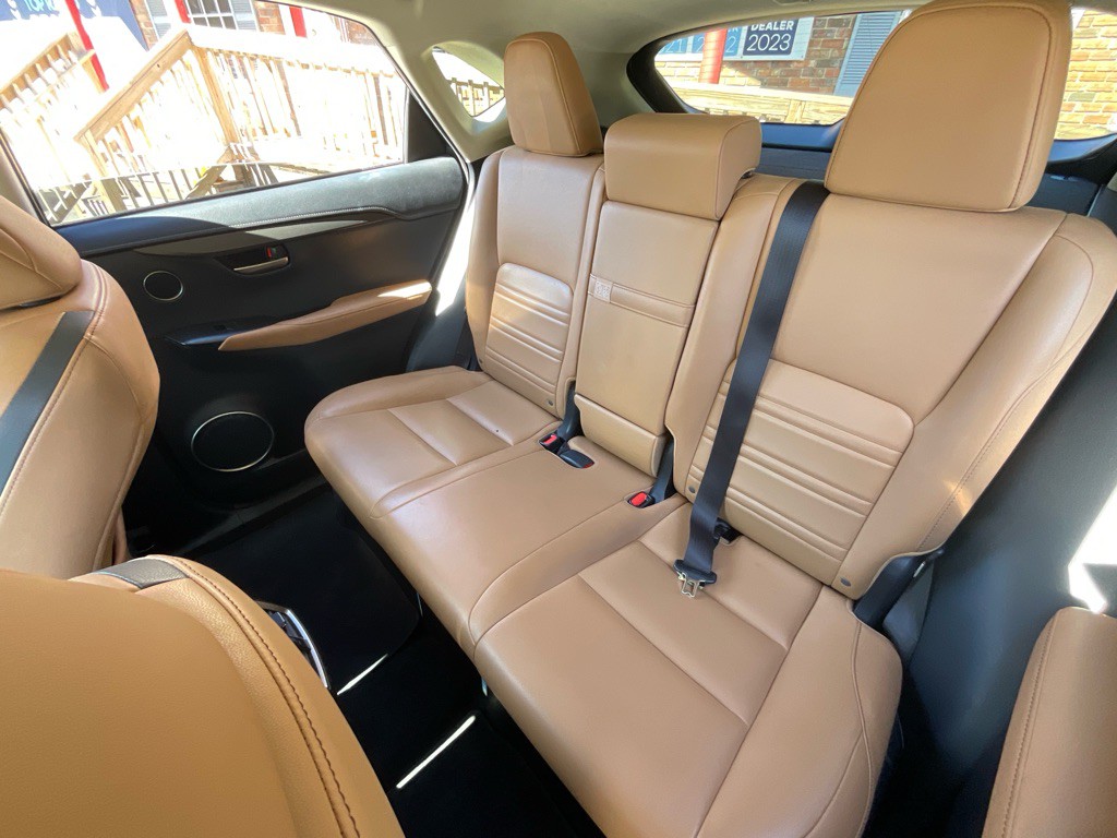2016 Lexus NX 200t Image 27