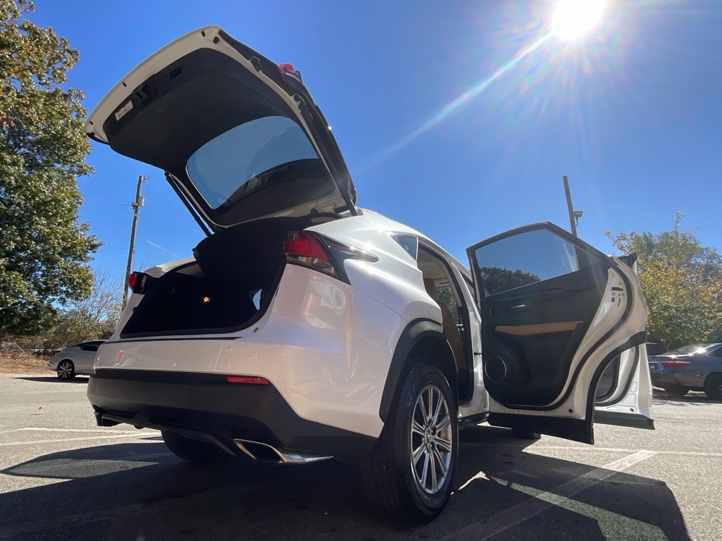 2016 Lexus NX 200t Image 32
