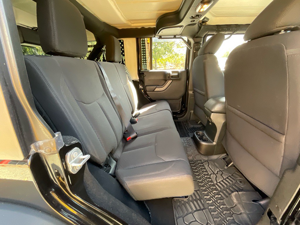 2017 Jeep Wrangler Unlimited Image 32