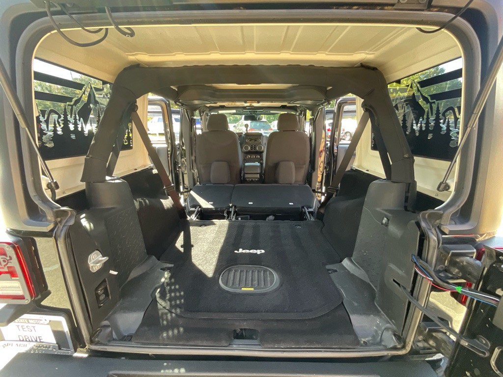 2017 Jeep Wrangler Unlimited Image 38