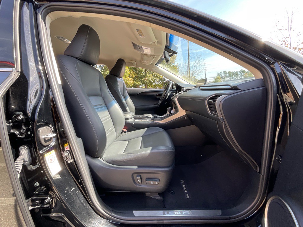2017 Lexus NX 200t Image 15