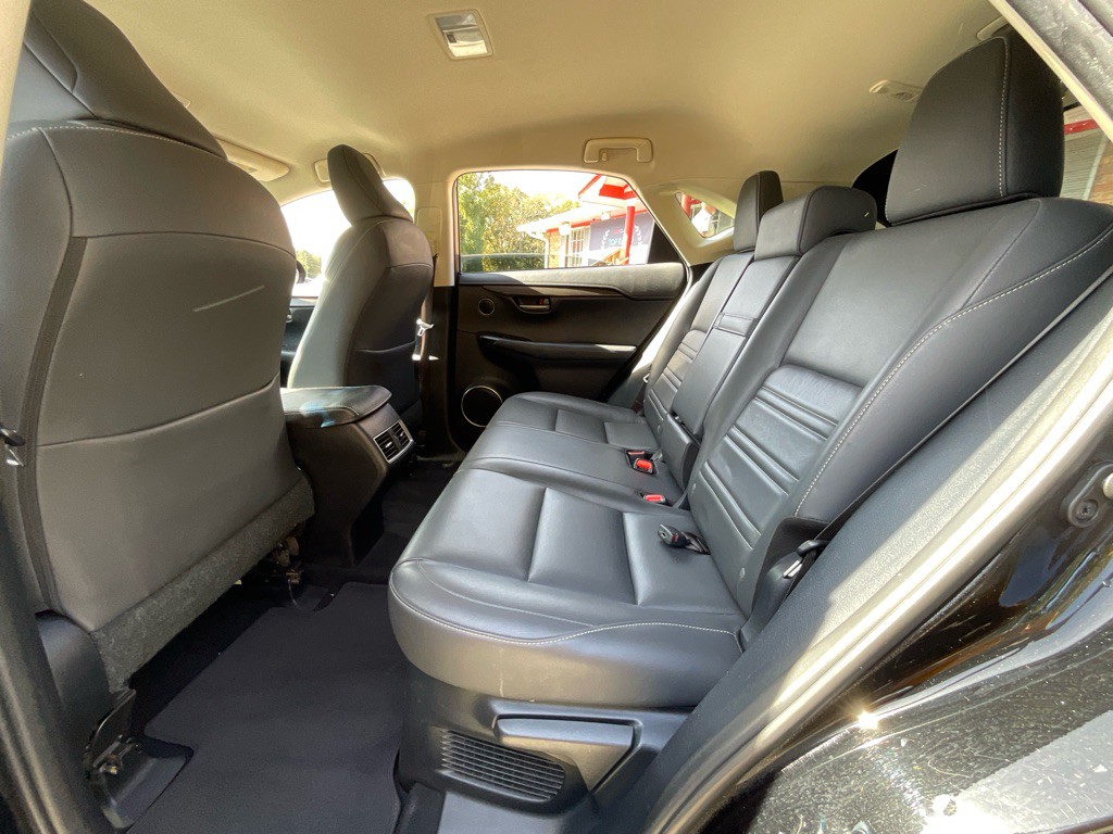 2017 Lexus NX 200t Image 25