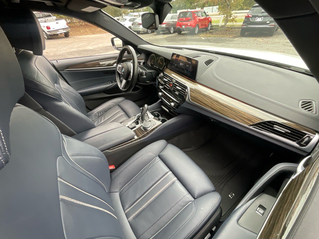 2018 BMW 5 Series Image 17