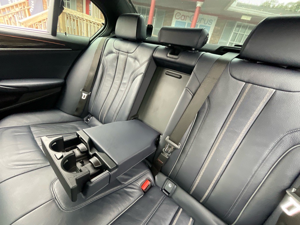 2018 BMW 5 Series Image 33