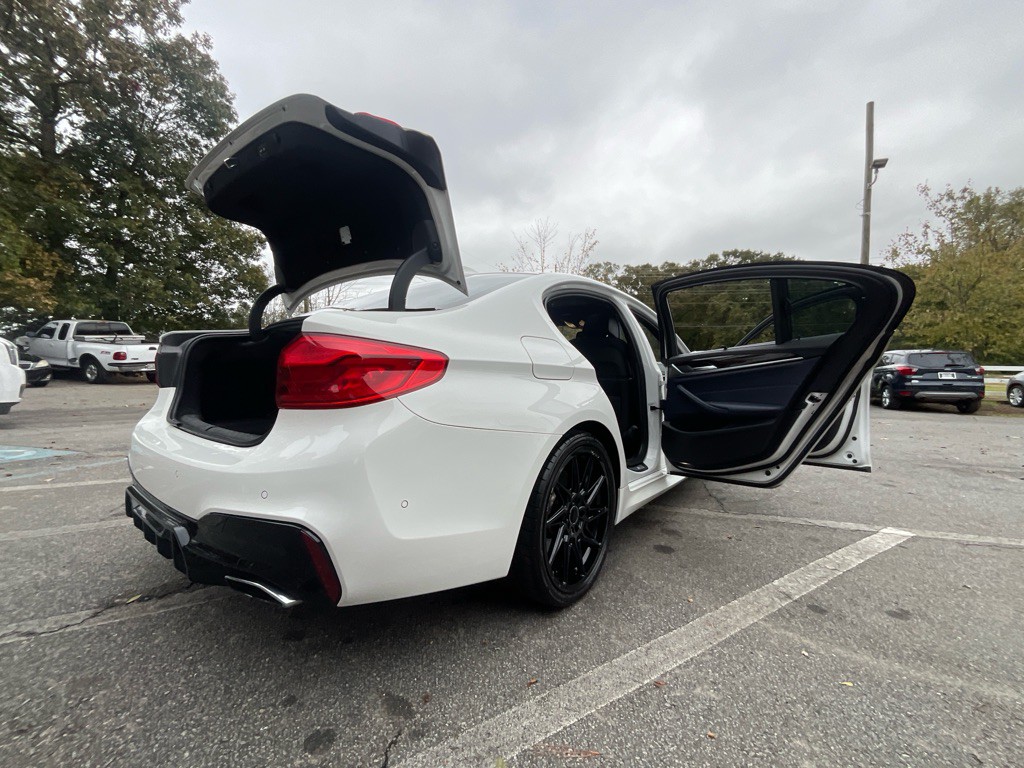 2018 BMW 5 Series Image 35