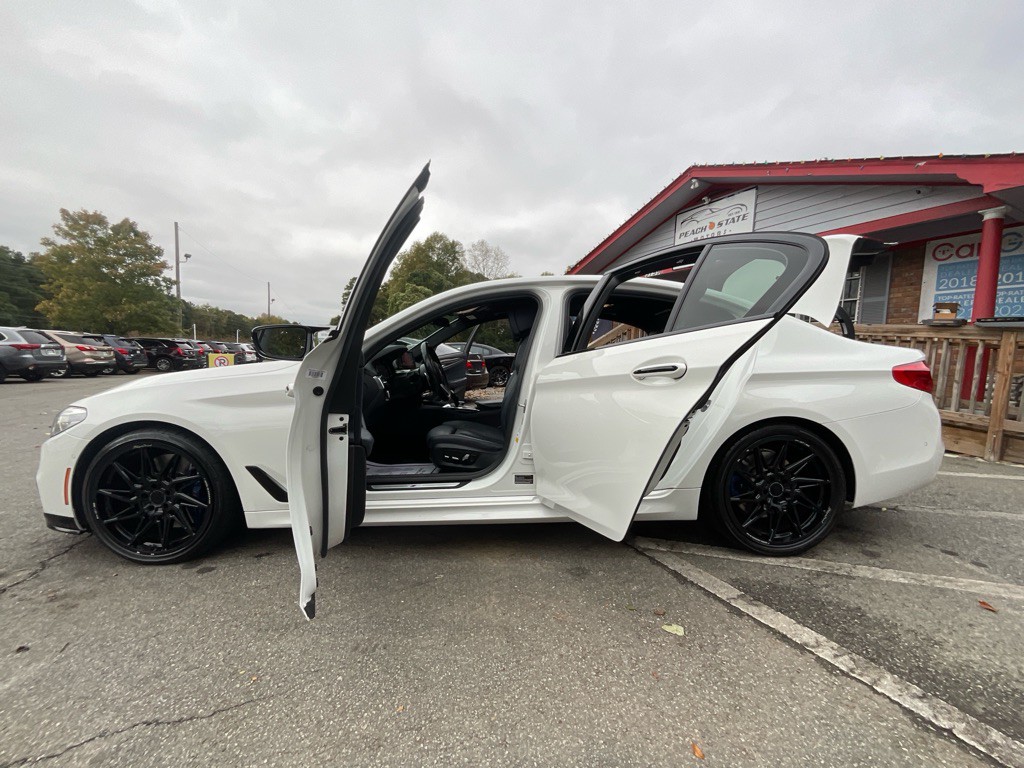 2018 BMW 5 Series Image 36