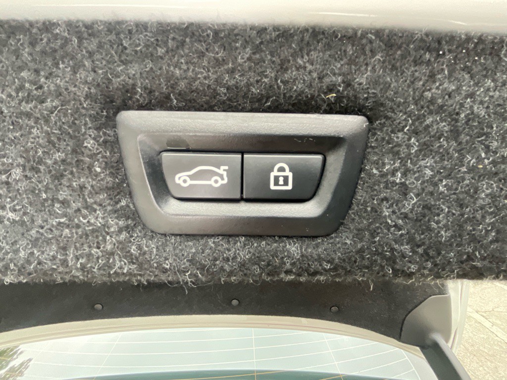 2018 BMW 5 Series Image 38