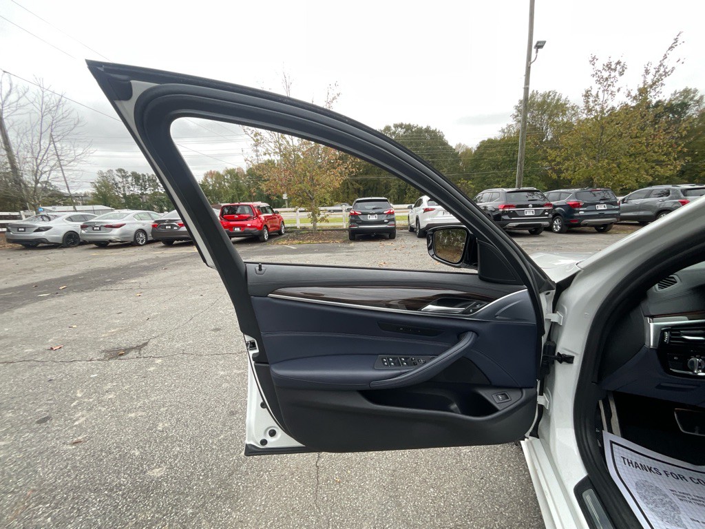 2018 BMW 5 Series Image 39