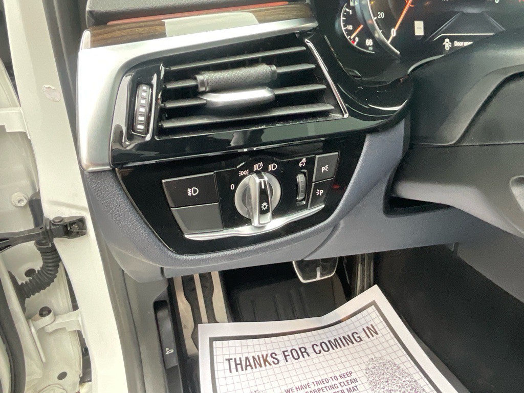 2018 BMW 5 Series Image 41