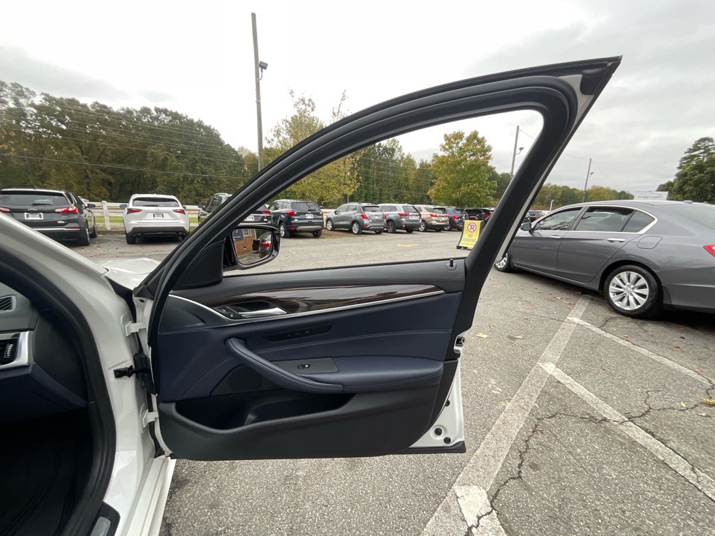 2018 BMW 5 Series Image 43