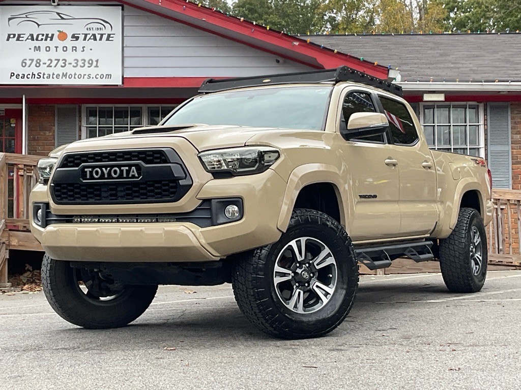 2017 Toyota Tacoma Image 1