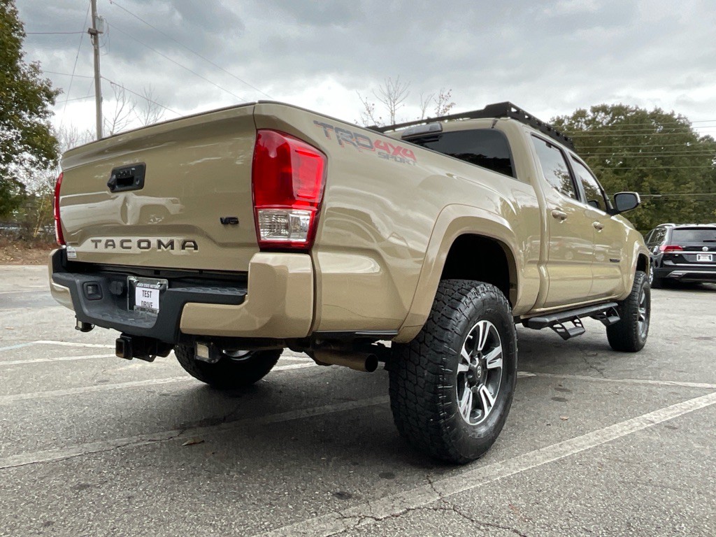 2017 Toyota Tacoma Image 5