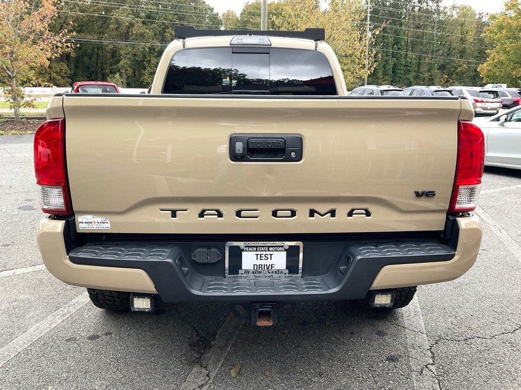 2017 Toyota Tacoma Image 6