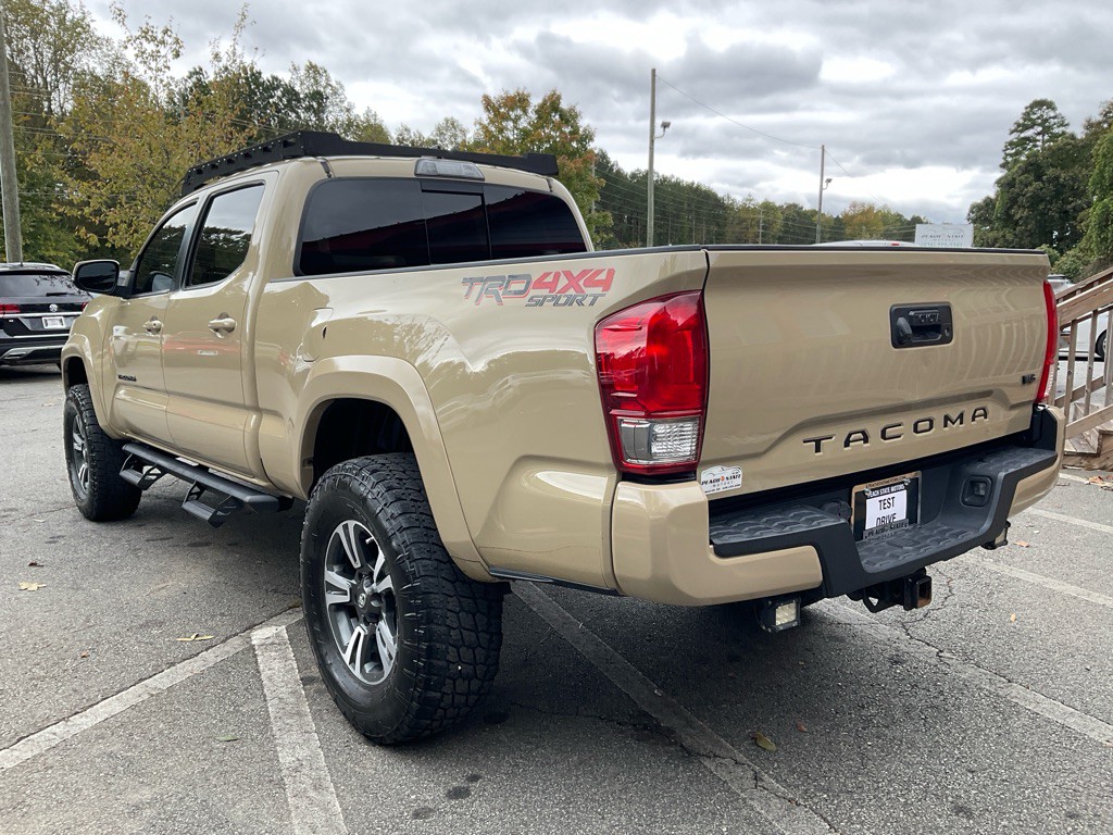 2017 Toyota Tacoma Image 7