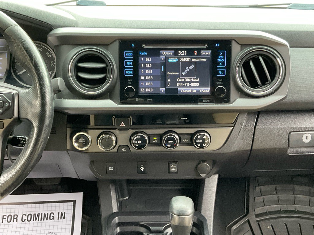 2017 Toyota Tacoma Image 22