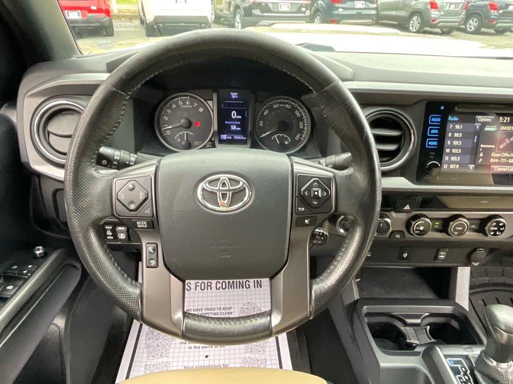 2017 Toyota Tacoma Image 23