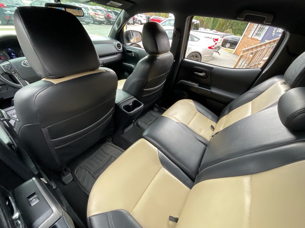 2017 Toyota Tacoma Image 29