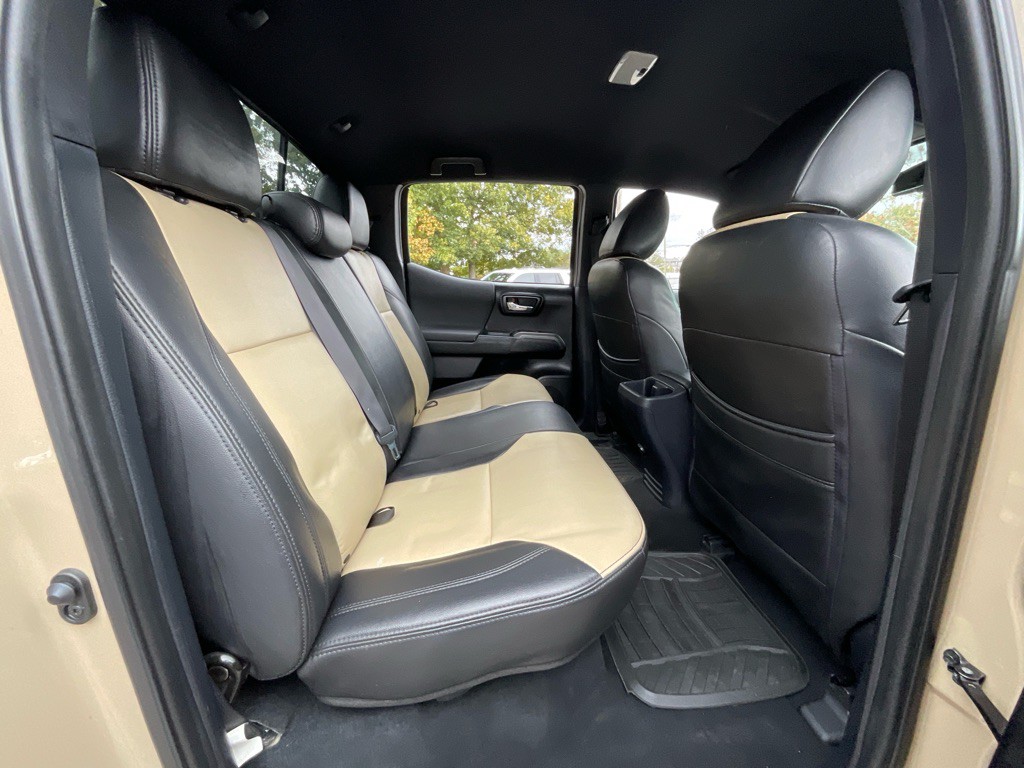 2017 Toyota Tacoma Image 31