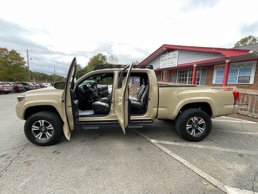 2017 Toyota Tacoma Image 36