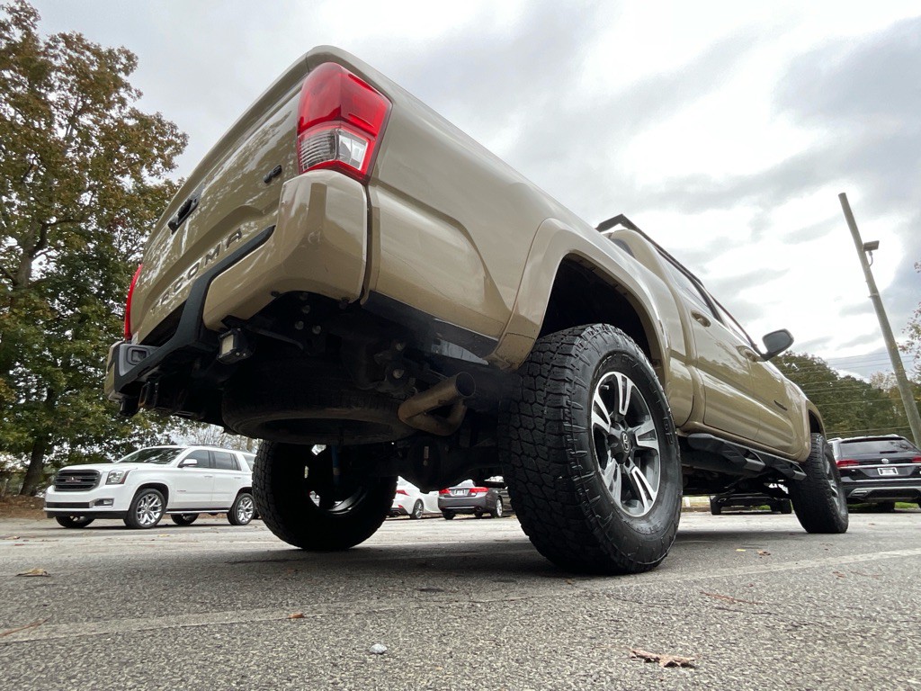 2017 Toyota Tacoma Image 45
