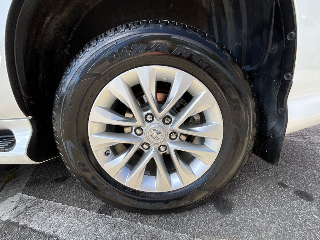 2017 Lexus GX 460 Image 11