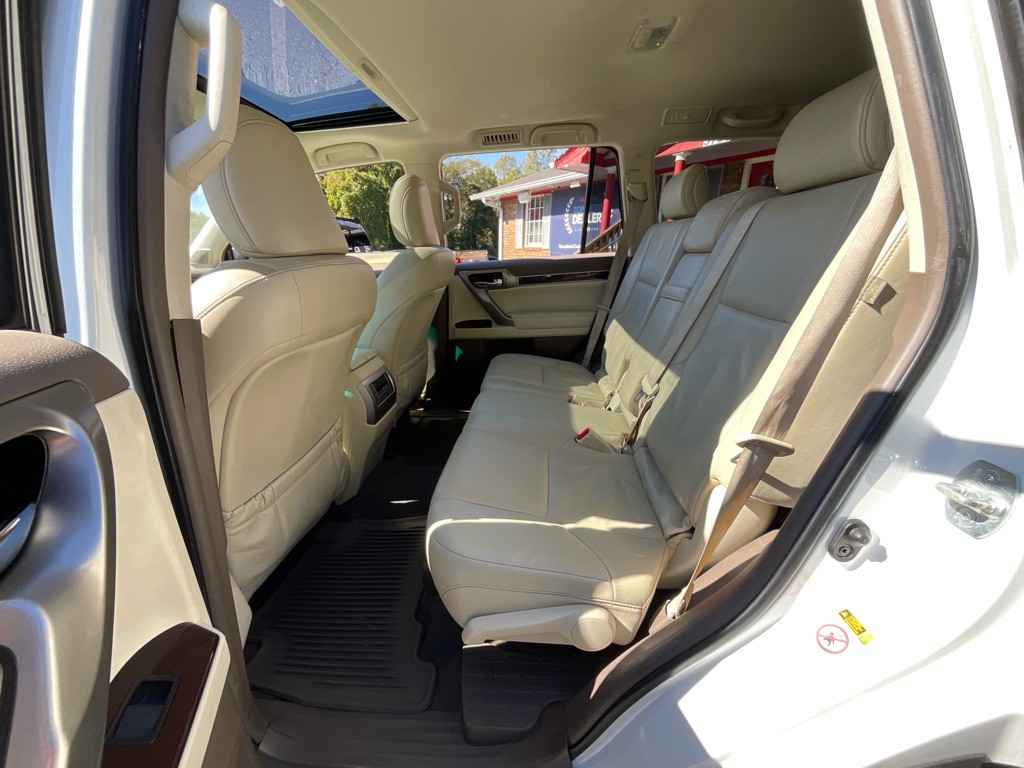 2017 Lexus GX 460 Image 27