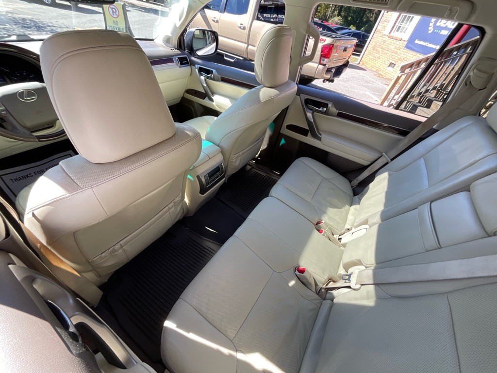 2017 Lexus GX 460 Image 28