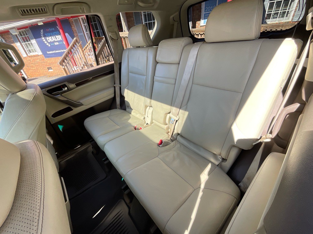 2017 Lexus GX 460 Image 29