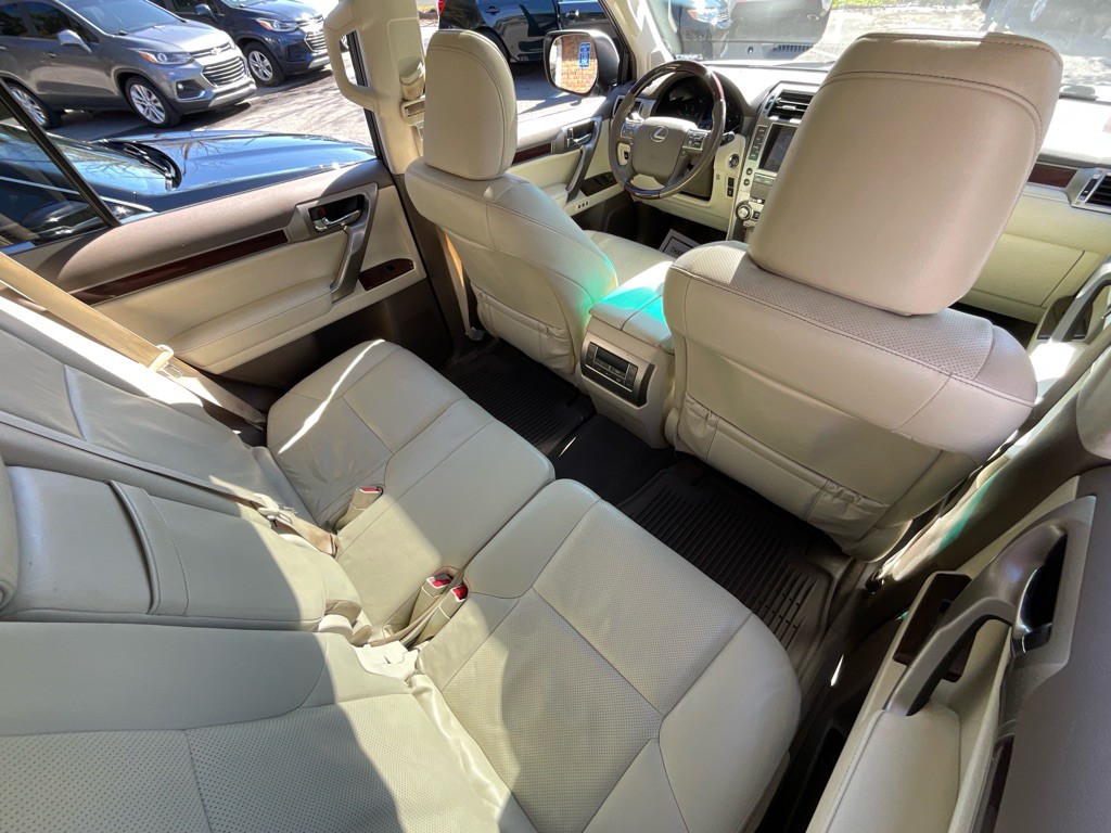 2017 Lexus GX 460 Image 31