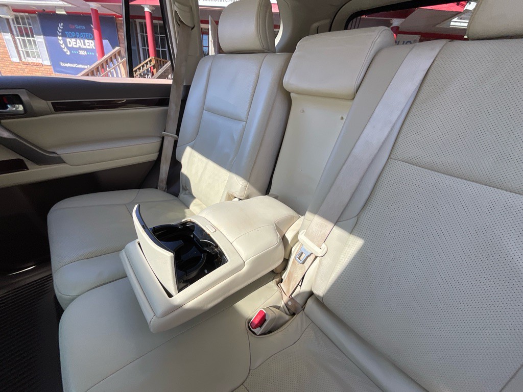 2017 Lexus GX 460 Image 33