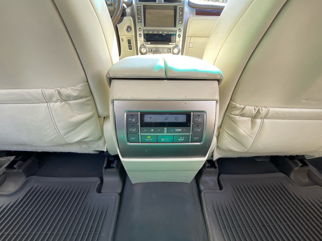 2017 Lexus GX 460 Image 34