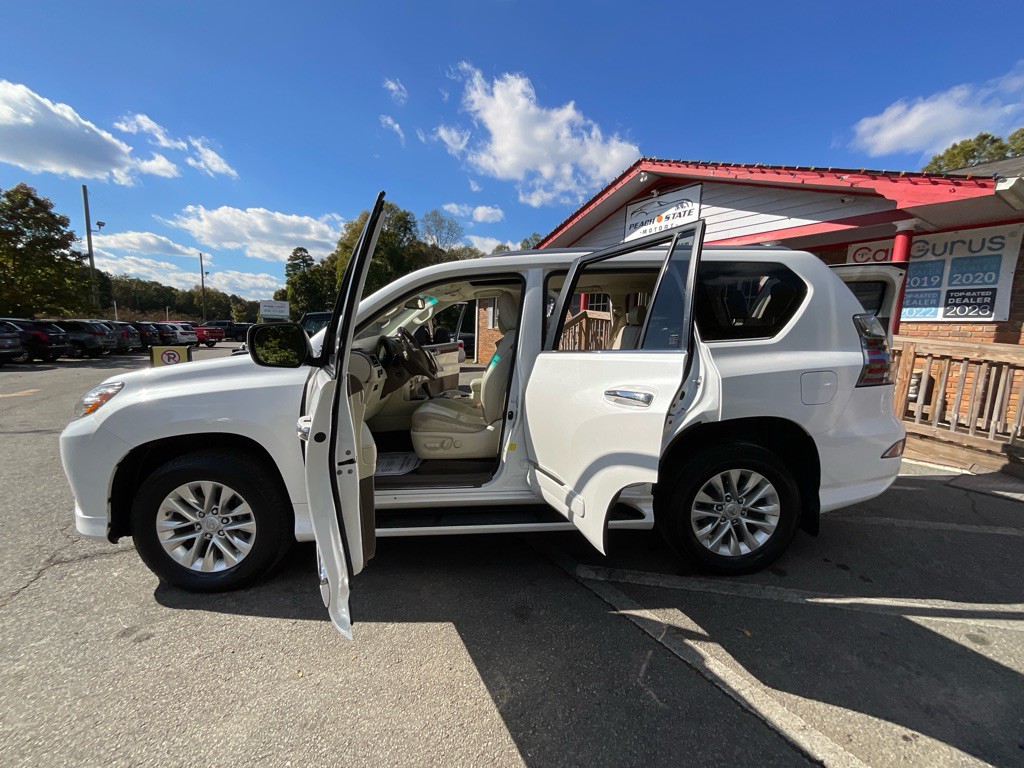 2017 Lexus GX 460 Image 37